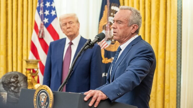 HHS Leader Kennedy Claims FDA Staff Act as Industry ‘Puppets’